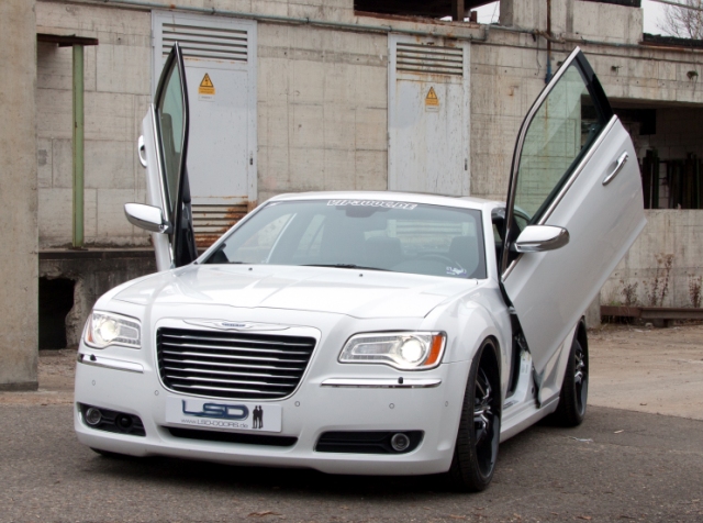LSD Flügeltüren Chrysler 300C / Lancia Thema